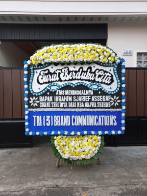 Papan Bunga Duka di Kepulauan Posek